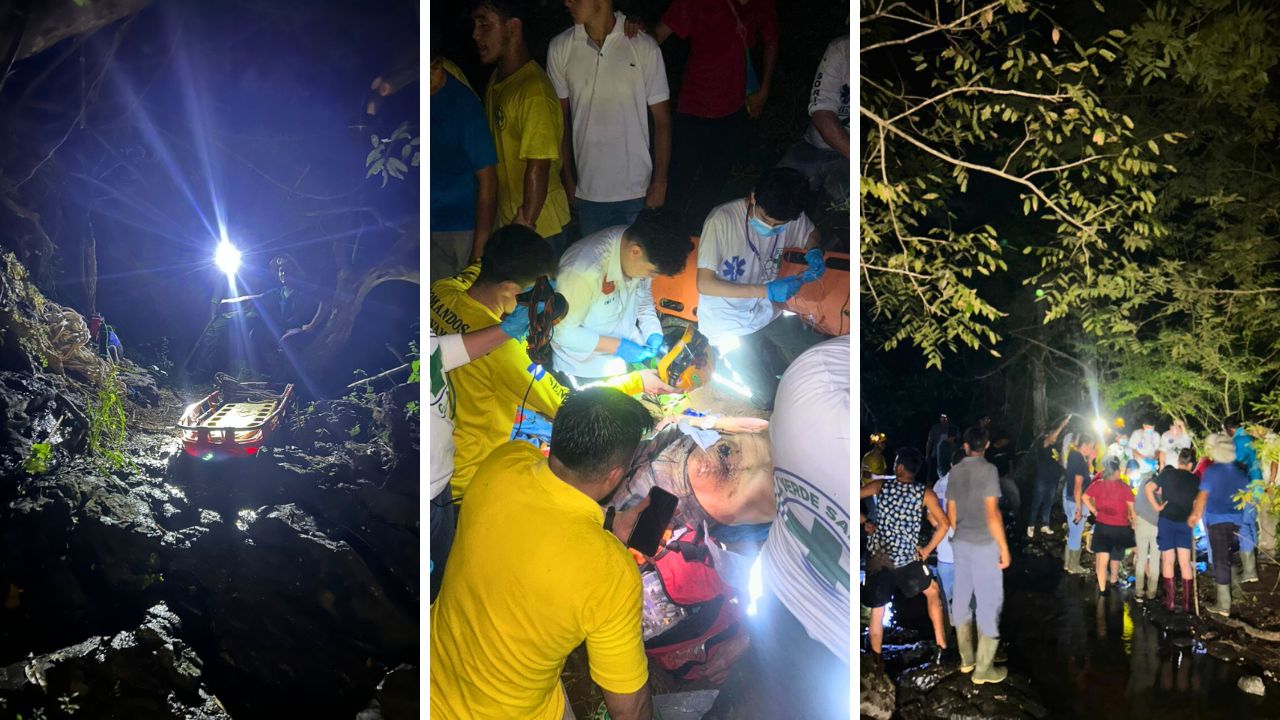 Vicente Amaya, de 78 años, fue hallado con vida tras una semana extraviado en Potrero Cubías, San Vicente. Equipos de rescate y Cruz Verde lo atendieron en una zona de difícil acceso. Cortesía.
