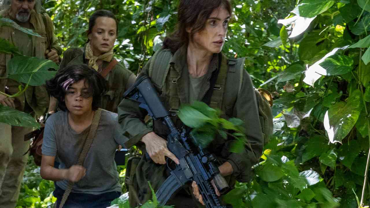 El cine salvadoreño celebra el estreno de Luciérnagas en El Mozote, una emotiva producción inspirada en hechos reales del conflicto armado, que cuenta con figuras internacionales como Paz Vega y Mena Suvari. Foto: Cortesía