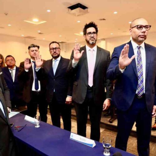Yamil Bukele, expresidente del INDES, asume la FESFUT con promesas de "reingeniería total" y modernización para un fútbol salvadoreño en crisis. Conoce los detalles de su elección por aclamación y su plan de trabajo. Foto: Cortesía