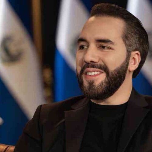 La encuesta de hoy refuerza a la gestión Bukele como un outlier: máximo respaldo nacional, regional y global, consolidando su influencia en un mundo de líderes polarizados. Foto: Archivo