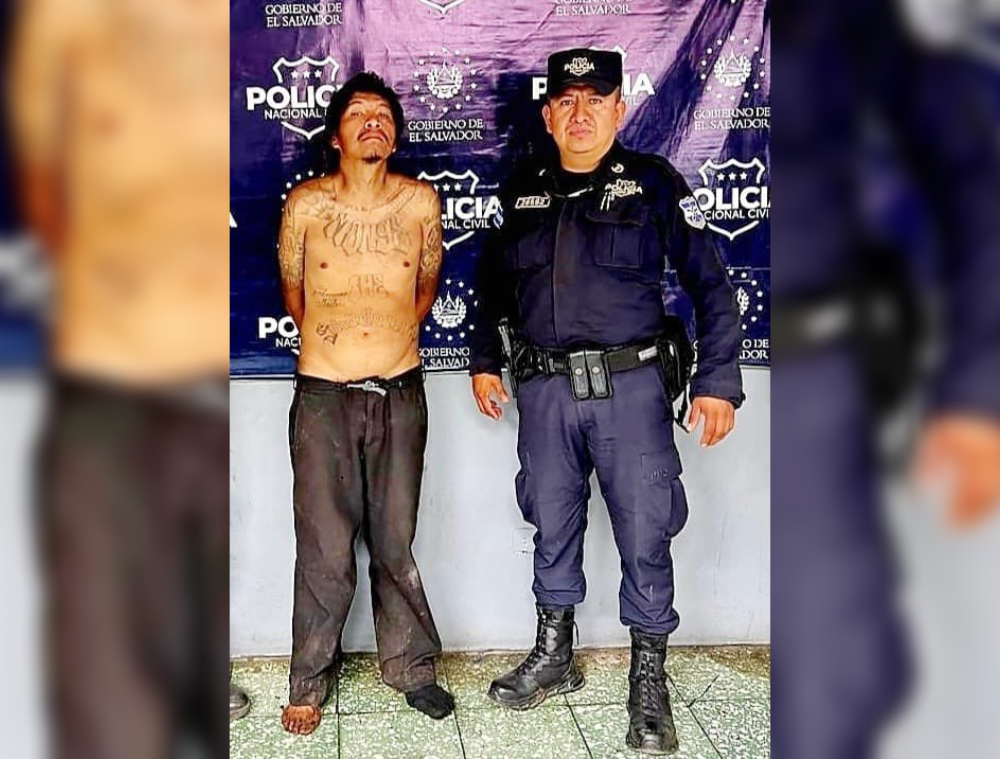 La Policía Nacional Civil (PNC) capturó a Jaime Oswaldo Cortez Gutiérrez, alias "Monge", un gatillero de la 18S con antecedentes delictivos desde 2002. Fue detenido en Sonsonate Centro durante un patrullaje preventivo y será procesado por homicidio en grado de tentativa, lesiones, robo y agrupaciones ilícitas. Foto: PNCSV.