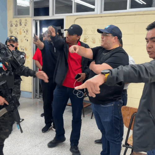 Partidos opositores y observadores internacionales denunciaron dificultades y falta de transparencia en el conteo de votos de las elecciones generales de Honduras 2025. La OEA y la UE exigieron garantías para un proceso limpio, mientras el CNE reporta un avance lento del escrutinio. Foto: Cortesía.