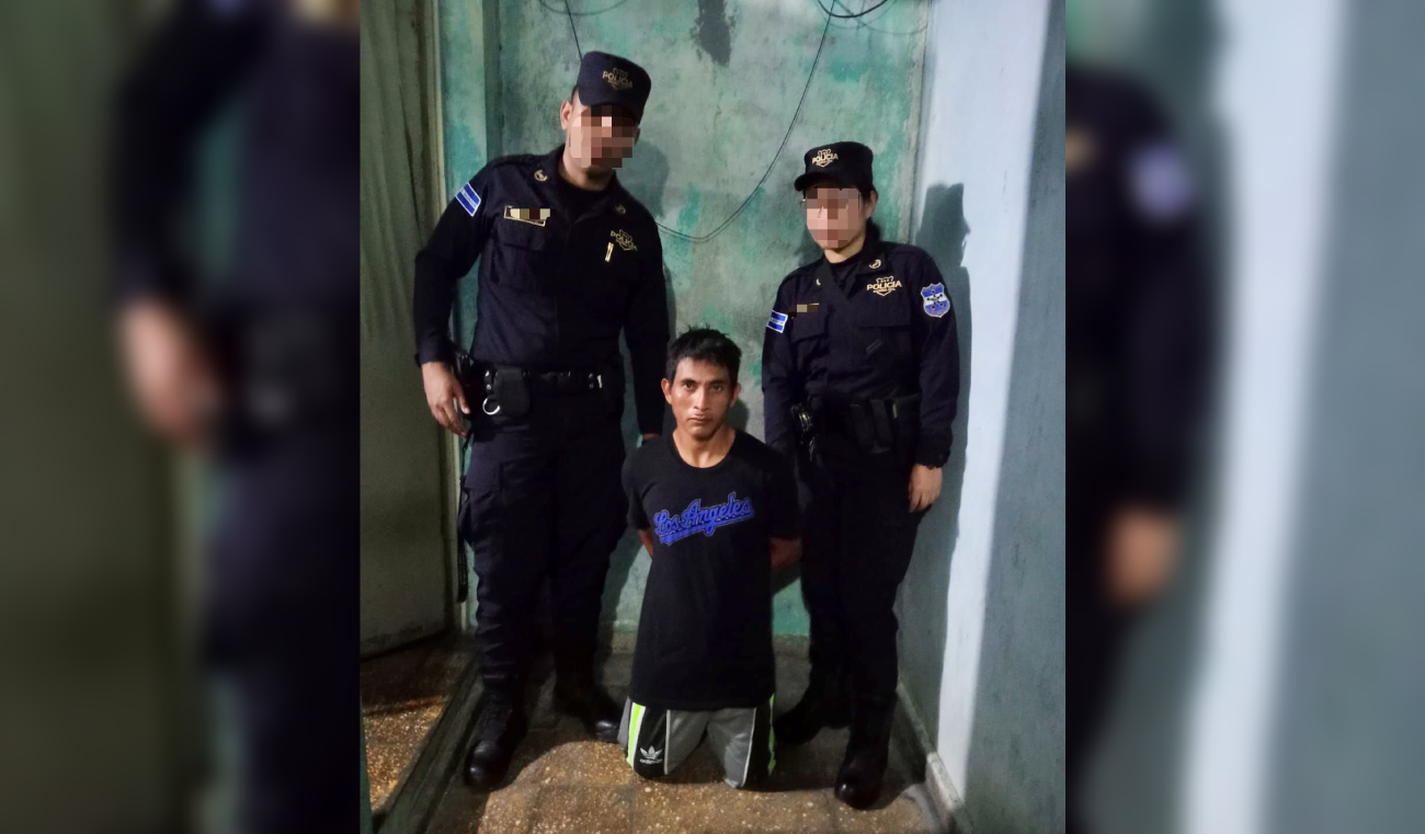 La Policía Nacional Civil (PNC) investiga el hallazgo del cuerpo de una mujer en San Juan Nonualco, La Paz, bajo el protocolo de posible Feminicidio. Foto: PNCSV.