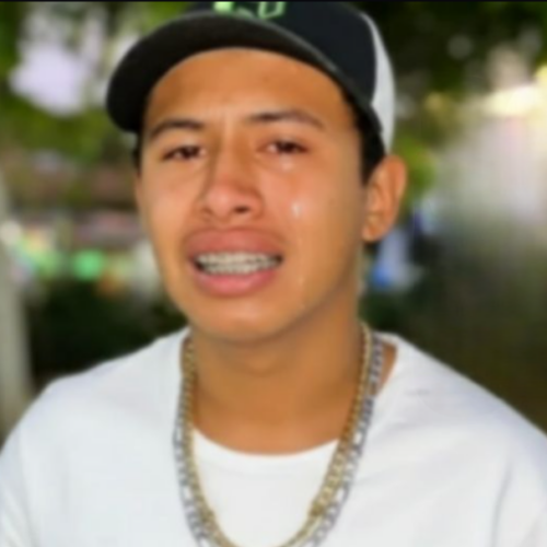 El tiktoker Baby Meshi lanzó un dramático llamado a sus seguidores, pidiéndoles que le digan por qué no lo quieren y advirtiendo que "muchos llorarán cuando ya no esté". Su desesperación surge tras no recibir apoyo en sus batallas de TikTok. Foto: Cortesía.