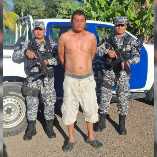 La PNC capturó a José Tobías Rivera Zelada por el delito de lesiones, luego de una Agresión con un palo durante una discusión por licor. Foto: PNCSV.