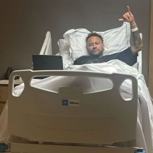 La estrella brasileña Neymar Jr. fue intervenido hoy de su rodilla izquierda para corregir una lesión de menisco que condicionaba su futuro deportivo. Foto: @neymarjr.