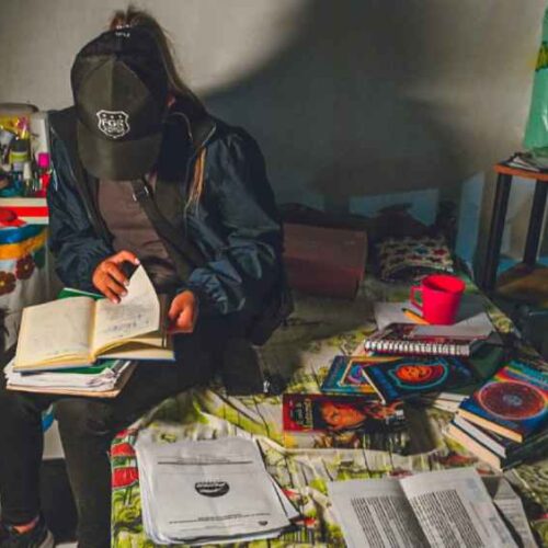 Alarma regional: Desmantelan banda criminal que estafaba con visas de trabajo falsas a EE. UU., afectando a cientos de víctimas en El Salvador. Se emitieron 30 órdenes de captura. ¡Conoce los detalles del operativo! Foto: FGR