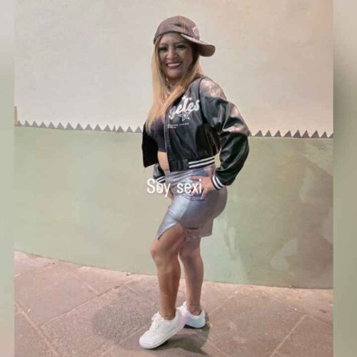 📸 Yanira Berríos se apodera de L.A. con su look más rockero. Se puso “Soy sexy” en la foto y desató una lluvia de comentarios. ¡Descubre por qué sus fans están en debate! Foto: Instagram / yaniraberrios700