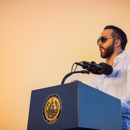 El presidente Nayib Bukele encabezará este lunes el Primer Desayuno Nacional de Oración en el Palacio Nacional, con participación de senadores y congresistas estadounidenses. Foto: Casa Presdencial de El Salvador.
