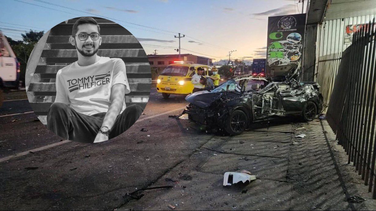 Daniel Oswaldo Ponce de 24 años falleció tras ser impactado por un microbús fúnebre que invadió el carril en el km 26 de la carretera a Quezaltepeque. Comandos de Salvamento atendió la emergencia. Foto: Comandos de Salvamento.