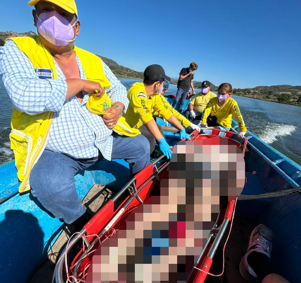 Equipos de buceo de Comandos de Salvamento lograron la recuperación del cuerpo de Nixon René Antonio Hernández, de 52 años, tras tres días de búsqueda. Foto: Comandos de Salvamento.