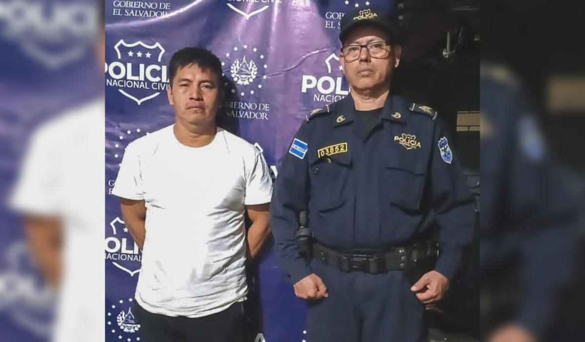 La PNC capturó a Douglas Cetino Paz tras lesionar a dos hombres, incluido su primo, mientras ingerían bebidas alcohólicas en Sonsonate Este. Foto: @PNCSV.