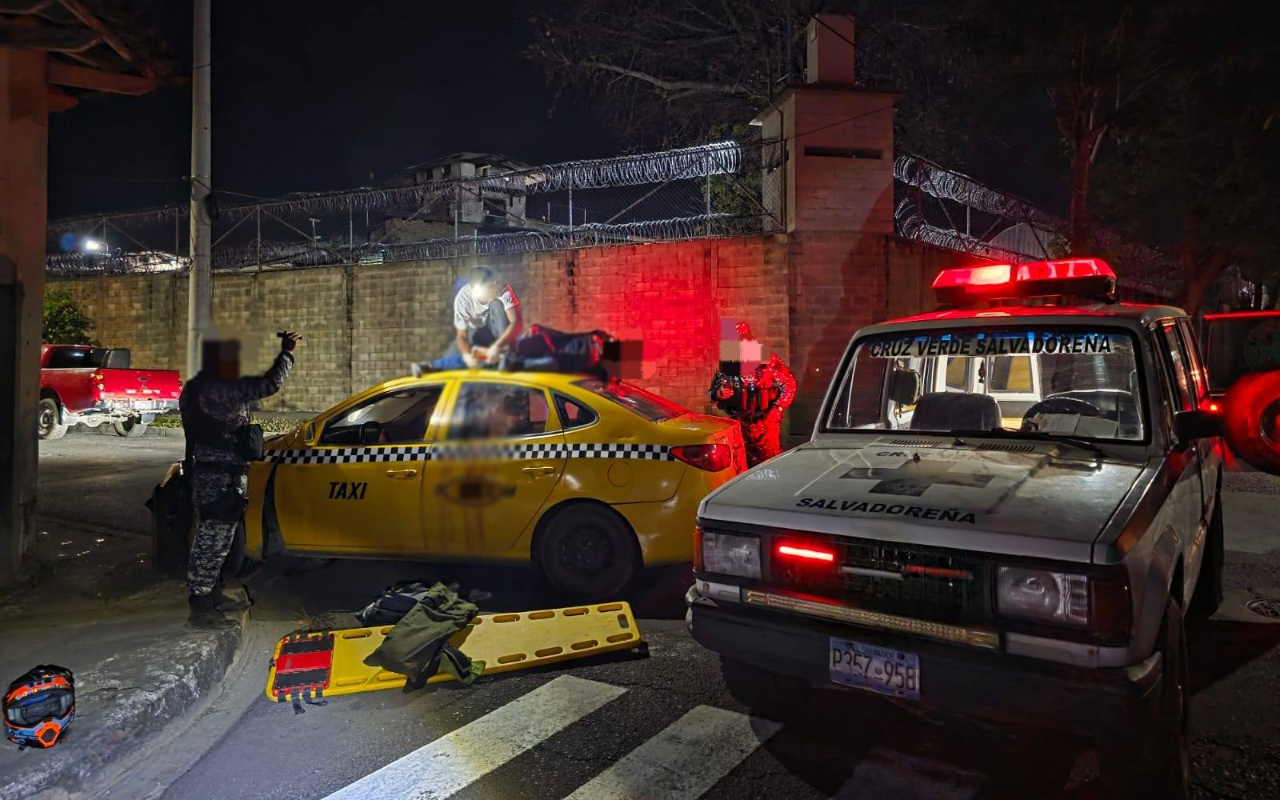 Socorristas de Cruz Verde atendieron múltiples siniestros en San Miguel, San Salvador y Suchitoto durante las últimas horas, con nueve lesionados. Foto: Cruz Verde Salvadoreña.