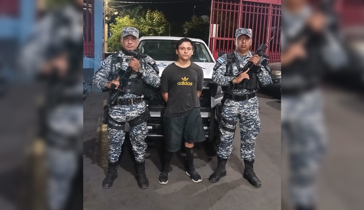 Alejandro Díaz, de 20 años fue capturado tras cometer un homicidio con arma blanca en Apopa; pretendía quedarse con la vivienda de la víctima.