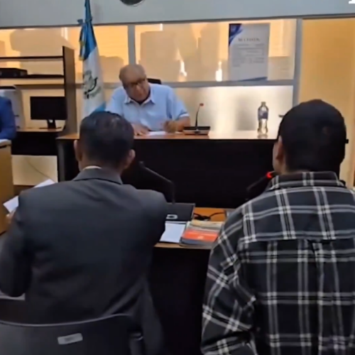 El diputado Cristian Guevara ironizó sobre la confesión de un terrorista en Guatemala que declaró ante un juez que su "oficio" es ser pandillero del Barrio 18. Foto: Cortesía.