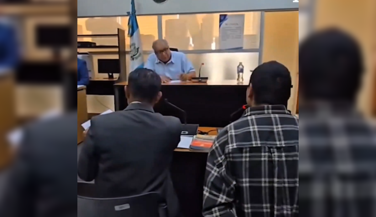 El diputado Cristian Guevara ironizó sobre la confesión de un terrorista en Guatemala que declaró ante un juez que su "oficio" es ser pandillero del Barrio 18. Foto: Cortesía.