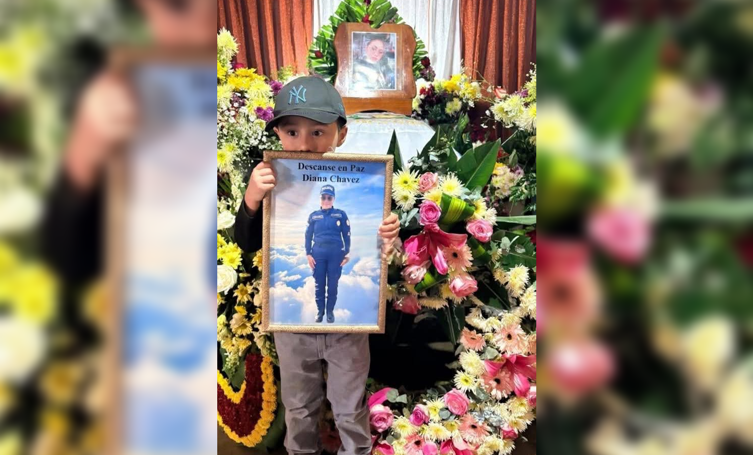 El pequeño Jadiel André despidió a su madre, la agente Diana Chávez, víctima de una brutal ola de ataques de pandillas contra la policía en Guatemala. Foto: Cortesía.