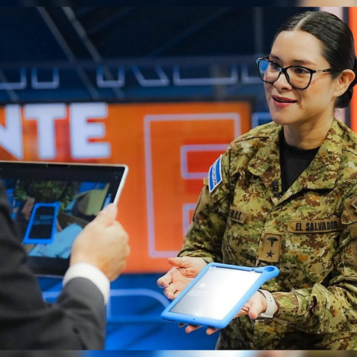 La ministra Karla Trigueros detalló los paquetes escolares 2026: uniformes, calzado y laptops HP gratuitos para todos los alumnos del sistema público. Foto: MINED.