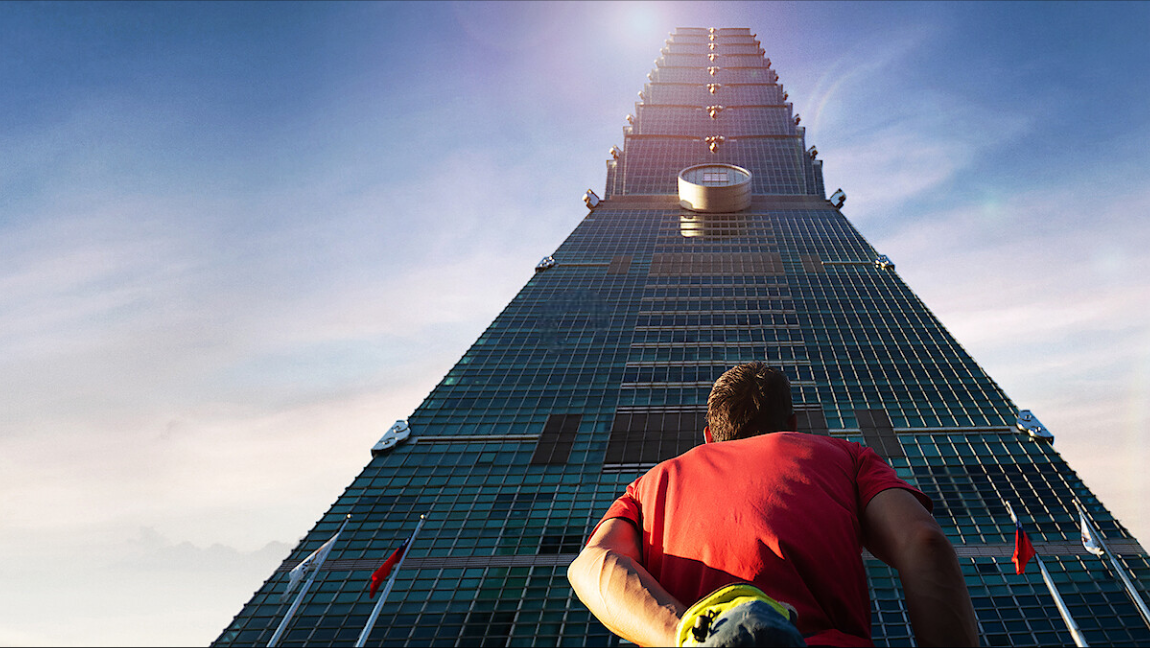 El reconocido escalador Alex Honnold desafiará la muerte al subir el icónico rascacielos de 508 metros en Taiwán sin cuerdas ni protección, en transmisión en vivo por Netflix. Foto: Netflix.