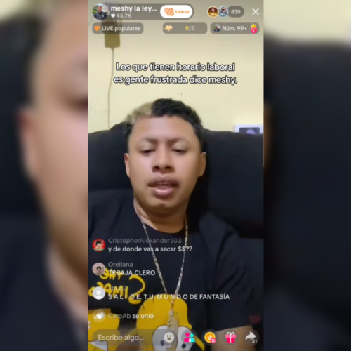 El tiktoker Baby Meshi generó indignación al llamar "frustrados" a los trabajadores salvadoreños que cumplen horarios laborales. "No es mi culpa que se levanten a las 7 AM", declaró, atribuyendo su éxito a "obra divina". Foto: Cortesía.