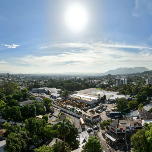 El Salvador experimenta condiciones estables con ambiente frío, cielos despejados y ráfagas de viento de hasta 30 km/h en zonas altas. El MARN recomienda precaución ante el marcado ambiente frío. Foto: MARN.