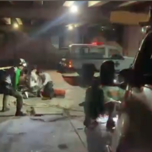 Mario Roberto Sánchez, de 54 años, falleció tras caer desde un puente en el Barrio Candelaria. Cruz Verde Santa Anita recuperó el cuerpo y lo entregó a las autoridades para las investigaciones. Foto: Cruz Verde Salvadoreña.