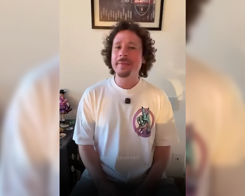 Luisito Comunica denuncia el hallazgo de un campo de exterminio en Jalisco y critica a Claudia Sheinbaum por "lavarse las manos" ante la inseguridad en México. Foto: @LuisitoComunica.