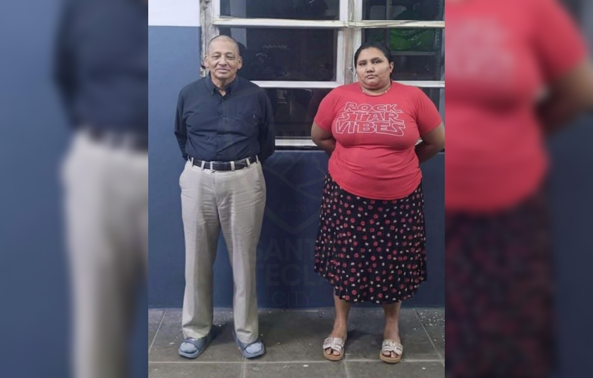 Dos ciudadanos hondureños fueron detenidos en la frontera El Amatillo tras intentar trasladar de forma irregular a un menor de edad. Foto: PNC El Salvador