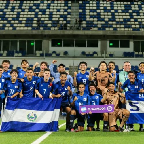 La selección Sub-20 de El Salvador, conocida como La Azulita, aseguró su lugar en el Premundial tras una destacada fase eliminatoria. El equipo busca ahora un boleto al Mundial Sub-20. Foto: Concacaf.