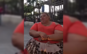 La influencer "Prestobarbas" dejó en evidencia a Yeik con un triple rechazo en directo, además de sorprender a todos al confesar que guarda su intimidad para un futuro compromiso. Foto: Cortesía.