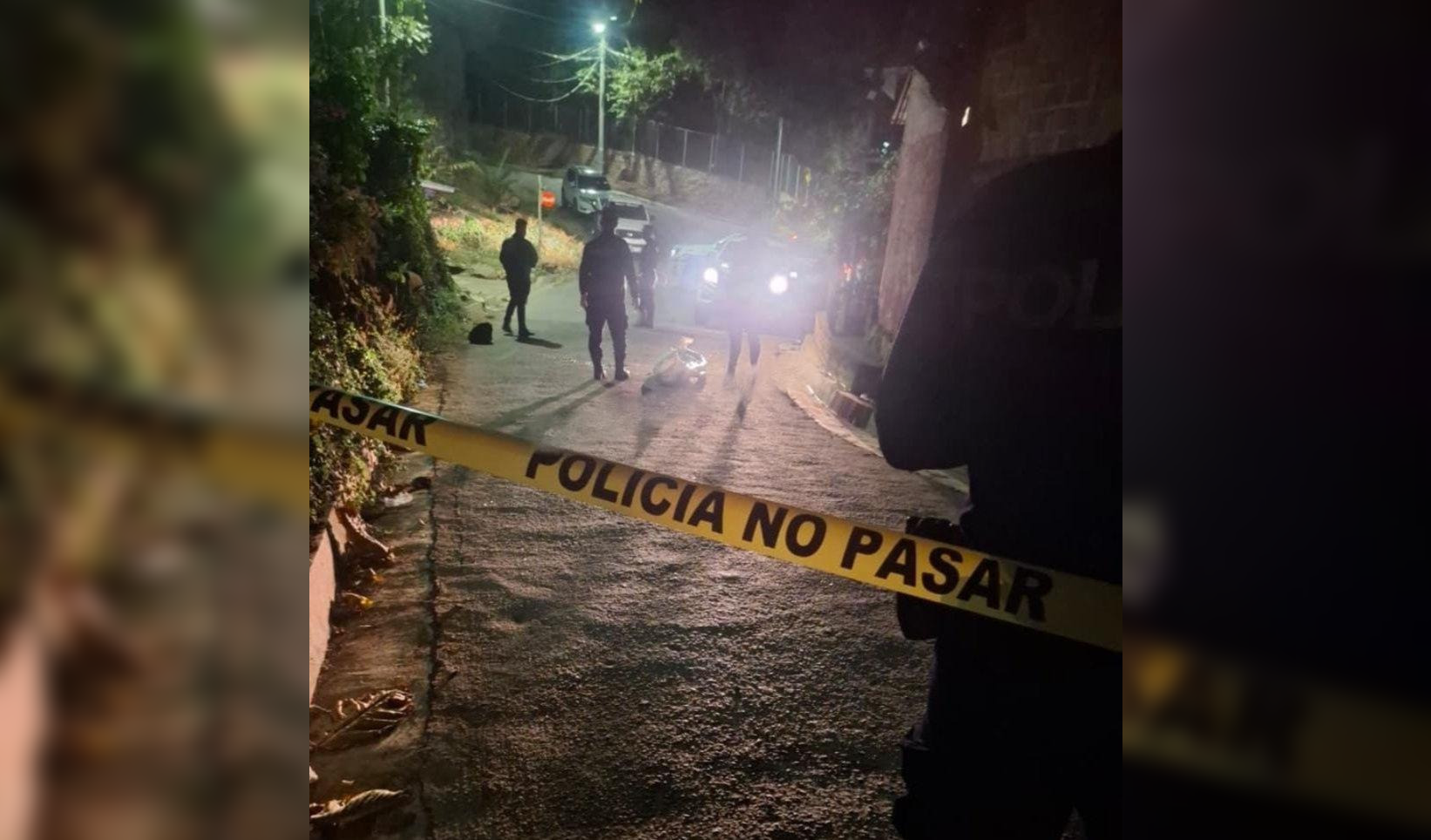 Una persona murió en Ilobasco tras ser arrollada por dos vehículos en secuencia. Ambos conductores se dieron a la fuga. La PNC investiga el caso en el sector de La Calavera. Foto: Ilobasco Hoy.