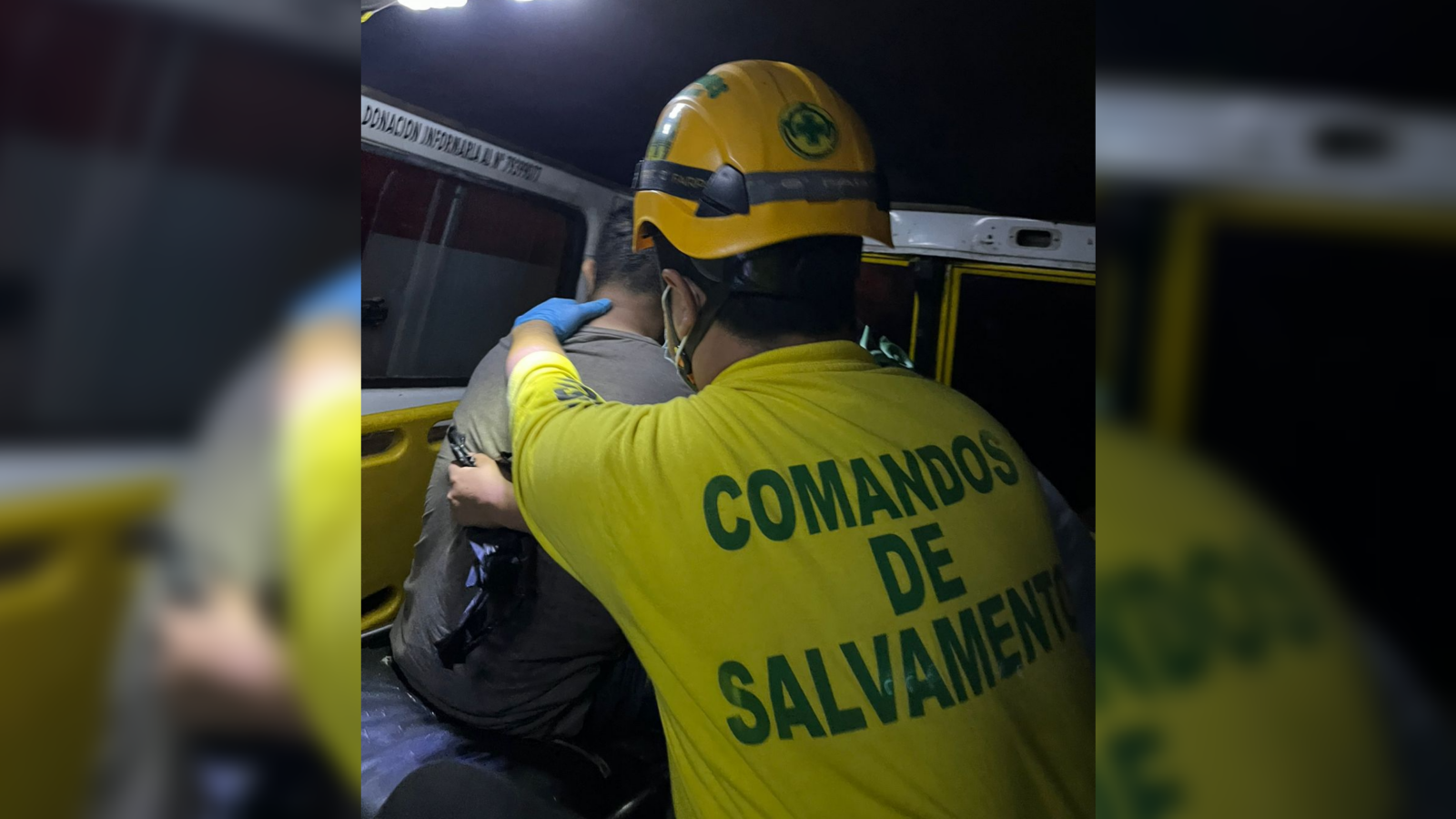 Un joven de 26 años fue trasladado de urgencia por Comandos de Salvamento tras ingerir una píldora de raticida en el Cantón Las Bermudas. El paciente recibió atención crítica en el Hospital Nacional de Sensuntepeque. Foto: Comandos de Salvamento.