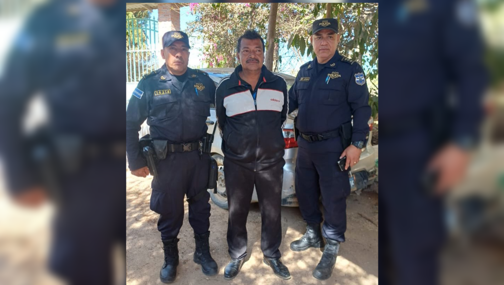 Héctor Carrillo Osorio fue capturado en Metapán tras asesinar a un hombre con un objeto contundente. El móvil: una supuesta trampa en un juego de naipes donde perdió $240. Foto: PNCSV.