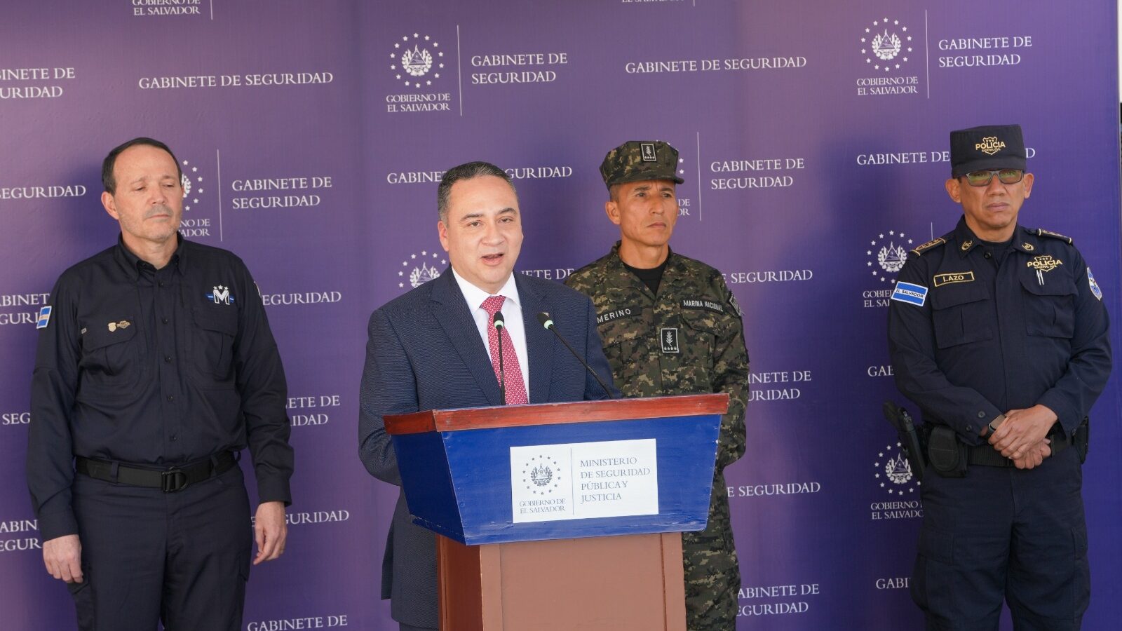 El comercio ilícito de cigarrillos en El Salvador cayó al 24.8 % en 2025, según ADES. Una reducción histórica gracias a la fiscalización interinstitucional y decomisos récord. Foto: ADES.