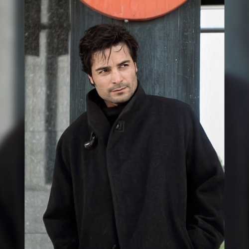 El ídolo boricua #Chayanne se vuelve tendencia con un video que revive su época dorada de los 90s. ¡La nostalgia invade las redes! Fans recuerdan sus hits y carisma eterno. Foto: @CHAYANNEMUSIC.