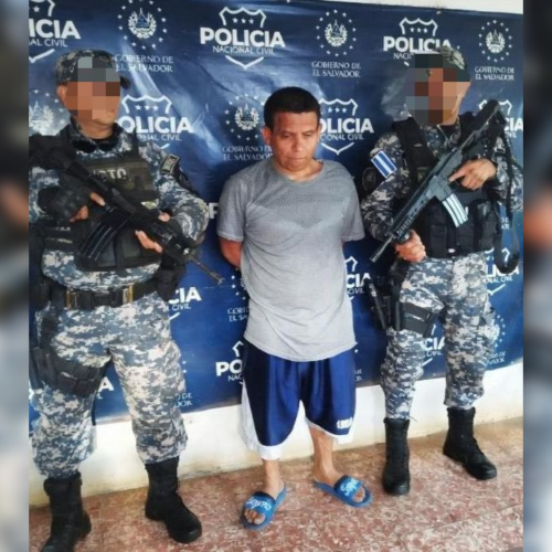 La PNC derribó en Sonsonate a William Valenzuela, alias "Crazy", líder de la MS-13 vinculado a asesinatos, extorsiones y tráfico de armas. Operativo clave en la lucha contra el crimen organizado. Foto: PNCSV.