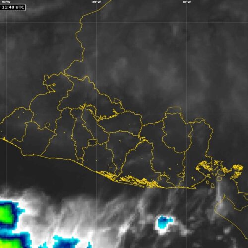 El Ministerio de Medio Ambiente pronostica temperaturas de hasta 39°C para este lunes 27 de abril en El Salvador. Ambiente caluroso, brumoso y sin lluvias. Foto: MARN.
