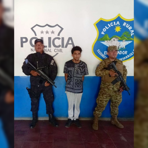 Walner Edenilson Quijada Cortez, alias "Roro", miembro de la MS-13, fue capturado nuevamente en Ciudad Arce, La Libertad, con drogas. Es su tercera detención en cuatro años. Foto: PNCSV.
