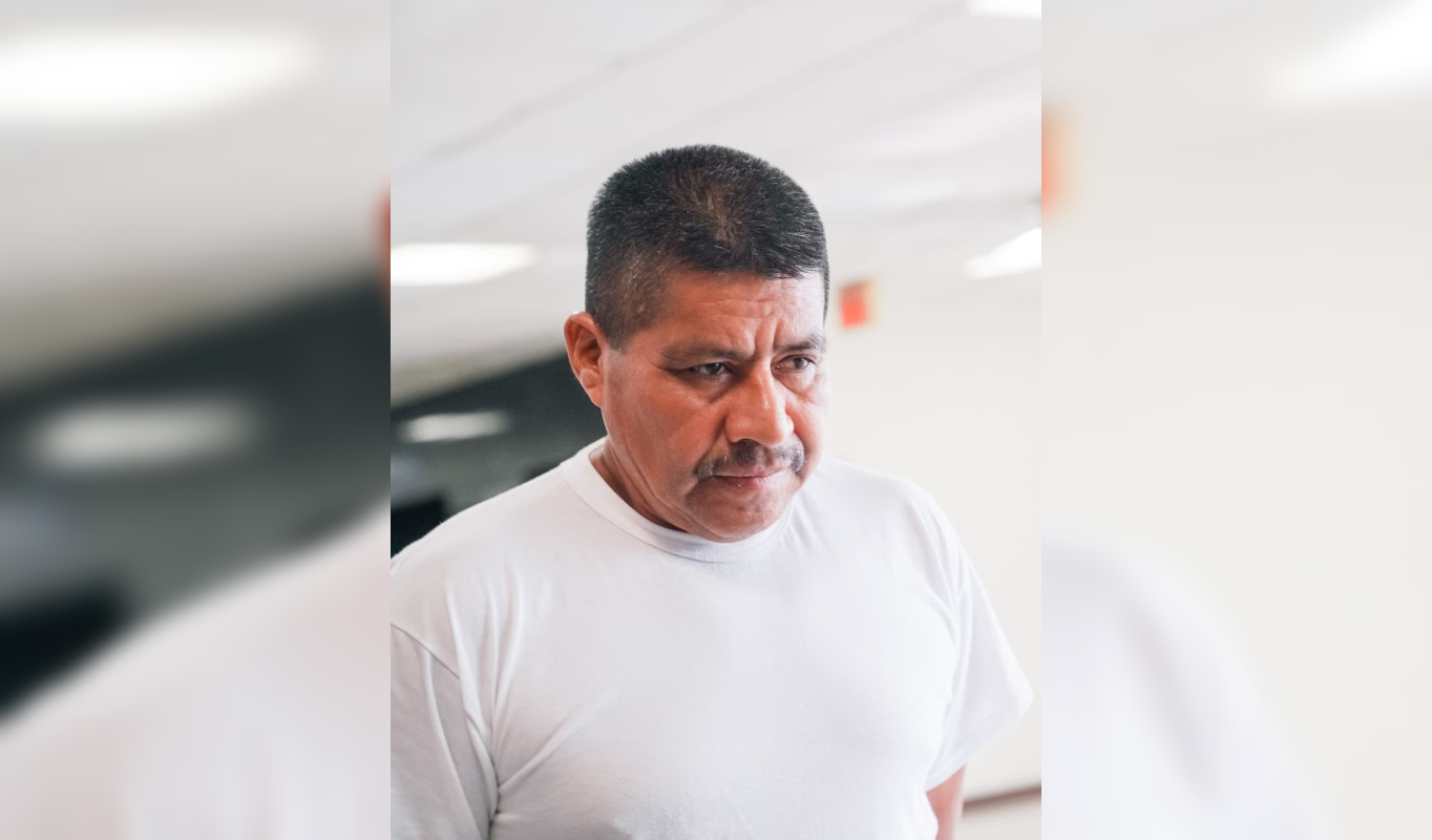 José Carlos Flores Hernández recibió 50 años de prisión por el feminicidio agravado de su pareja en Cojutepeque. La Fiscalía logró demostrar su culpabilidad con pruebas contundentes. Foto: FGR_SV.
