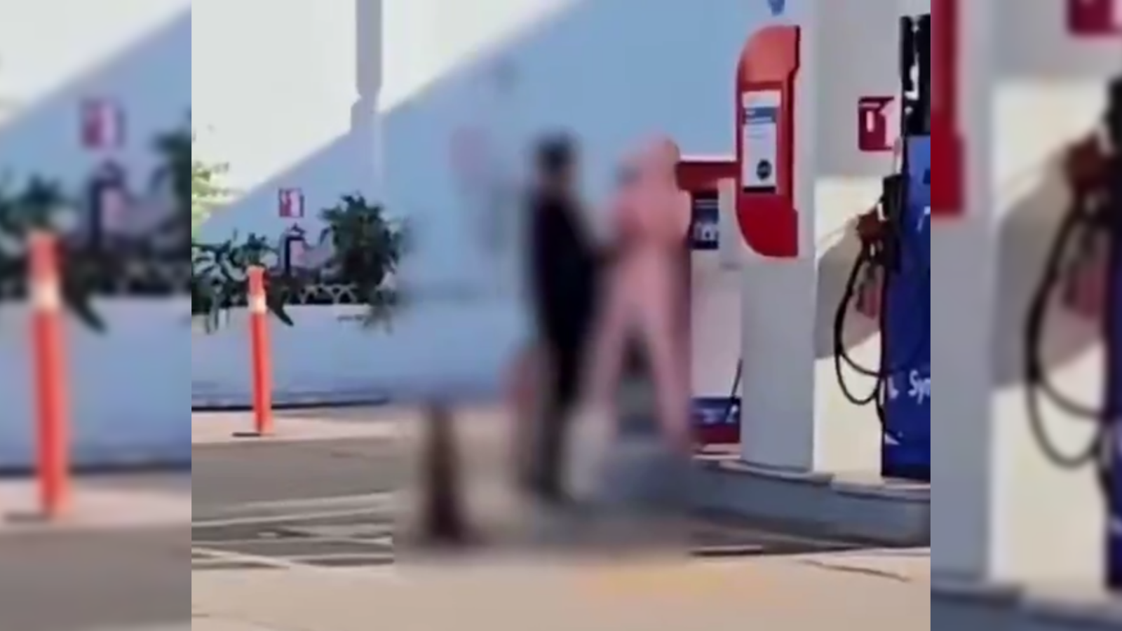 Un video viral muestra a un joven en León, Guanajuato, inflando una muñeca en plena gasolinera. ¡La escena ya es tendencia mundial! #León #Viral Foto: Cortesía.