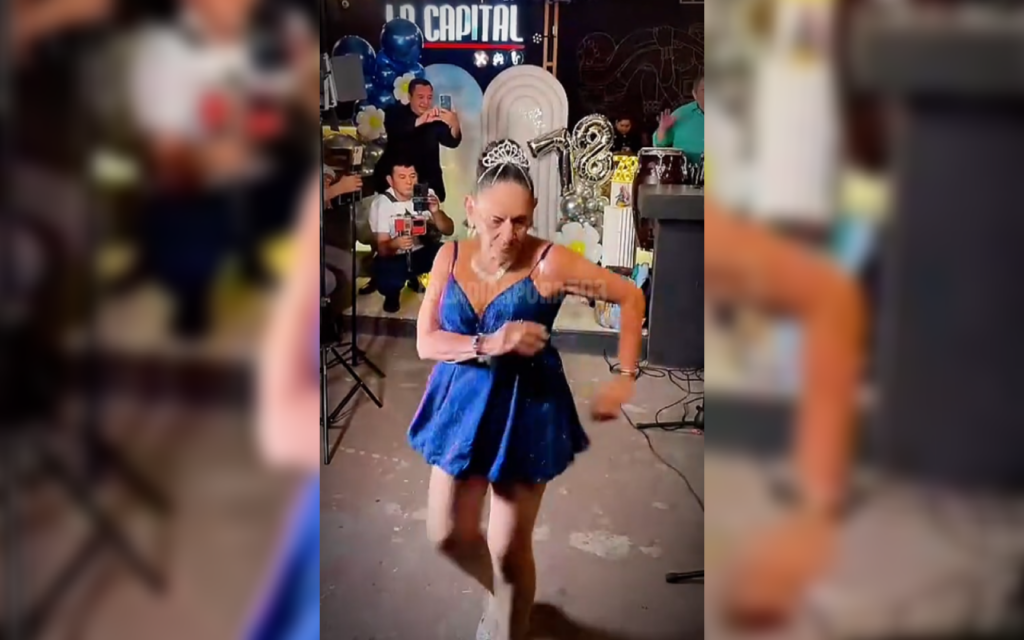 La reina del ritmo, Yajaira, celebró sus 78 años rodeada de alegría, baile y el cariño de sus seguidores en el corazón de San Salvador. Un ícono que sigue inspirando generaciones. Foto: La Diáspora 503.