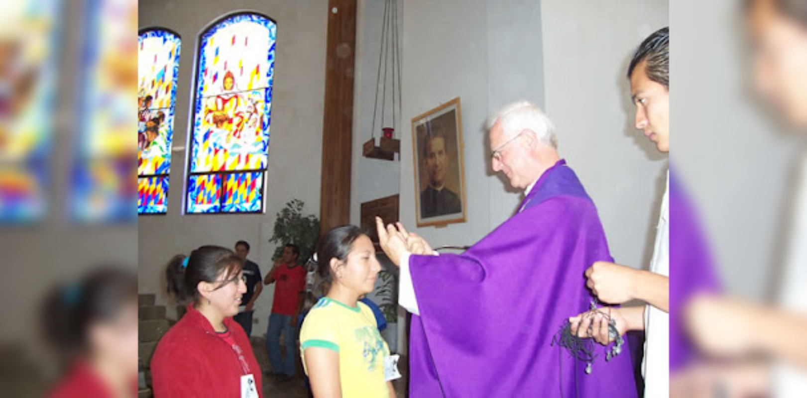 El diario El País revela testimonios de víctimas de abuso sexual por parte del sacerdote Giuseppe Coro en el Instituto Ricaldone de San Salvador entre 1979 y 1985. #JusticiaSV Foto: IGLESIA JOVEN.