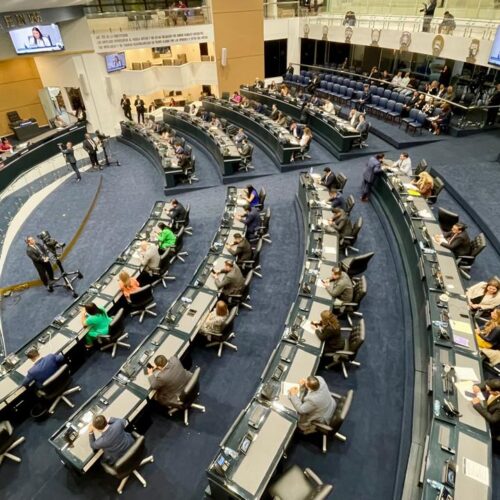 El Salvador aprueba una guía técnica para unificar criterios en la deducción de gastos en el Impuesto sobre la Renta y fortalecer la seguridad jurídica para contribuyentes. Foto: AsambleaSV