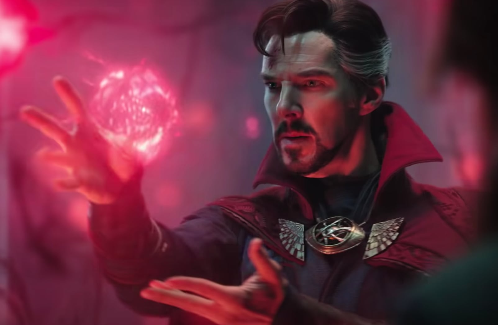 Benedict Cumberbatch se encara con un ciclista en Londres