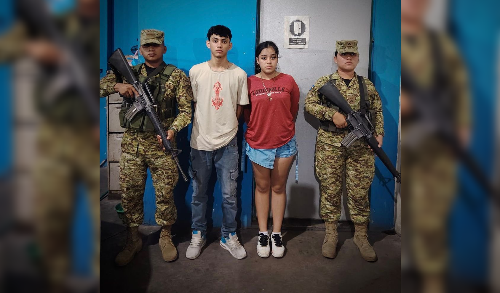 Elementos de la FAES detuvieron en Apopa a un sujeto con marihuana y a una menor de 17 años que guardaba material audiovisual de la pandilla 18 Revolucionarios. Foto: FAES.