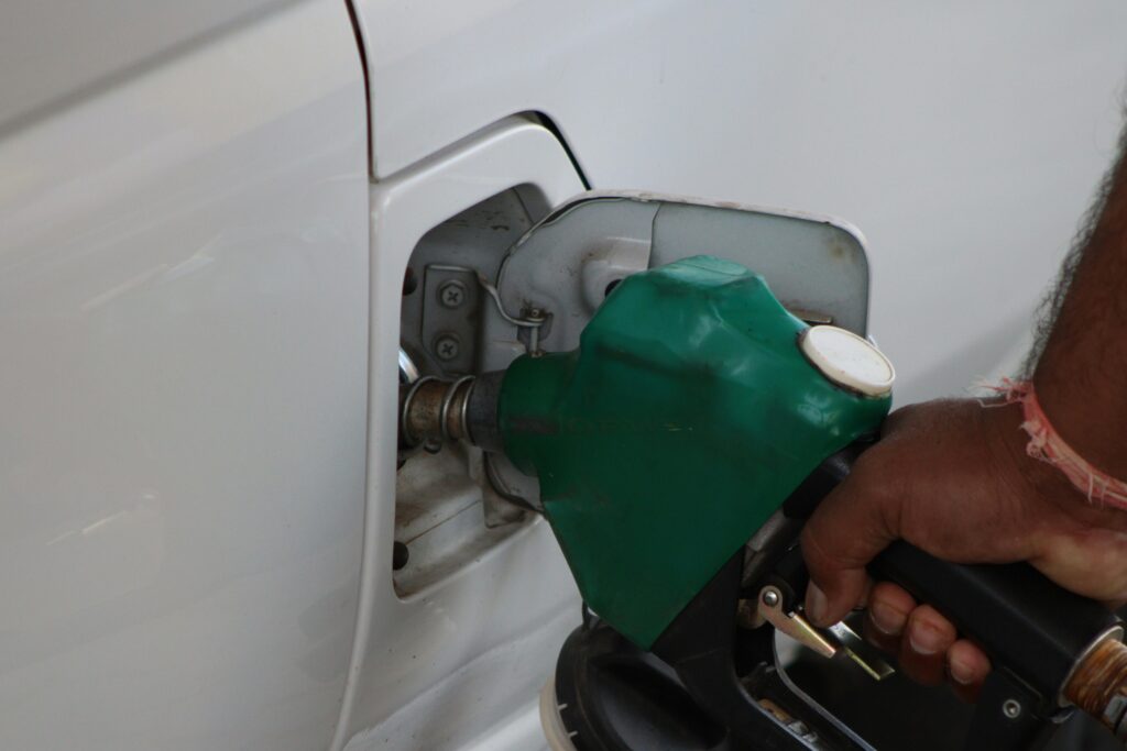 Alza en el precio de los combustibles en El Salvador
