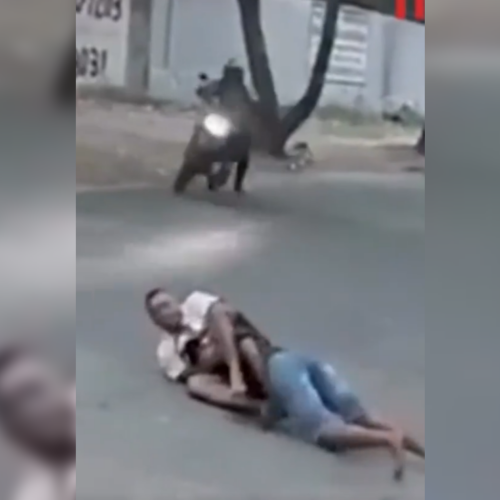 Cámaras de seguridad captaron el momento en que un luchador de jiu-jitsu inmovilizó a un ladrón y le arrebató el arma en Río de Janeiro. El video se volvió viral. Foto: Cortesía.