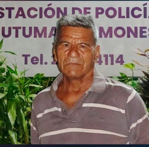 Víctor Manuel López, de 70 años, fue detenido en el cantón Cutumay Camones tras viralizarse un video donde intimidaba a una víctima con un machete. La PNC actuó rápido. Foto: PNCSV.
