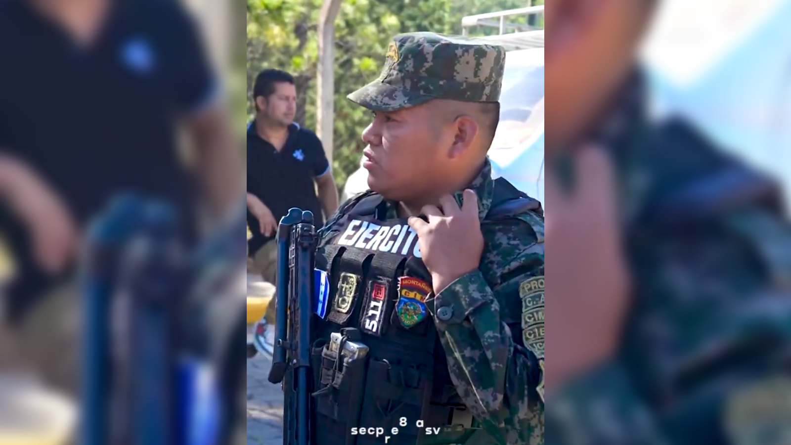 El bloqueo militar en el sector de Pasamono obligó el retorno de los útiles escolares destinados a estudiantes salvadoreños en la zona de los exbolsones de Perquín, Morazán. Foto: Gadiel Castillo / #DiarioElSlvador