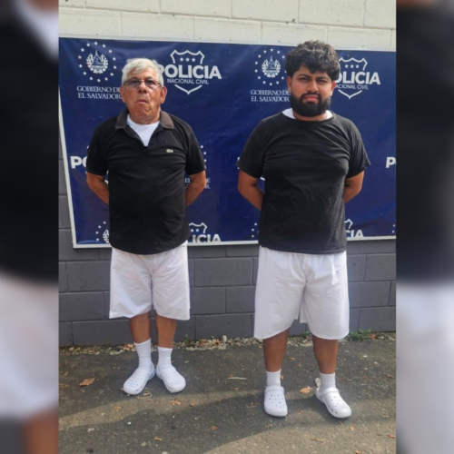 Dos hombres hurtaron equipo especializado del ISSS de Sonsonate y lo publicaron en Marketplace, facilitando su propia captura en Santa Ana. La PNC los detuvo en un operativo encubierto. Foto: PNCSV.